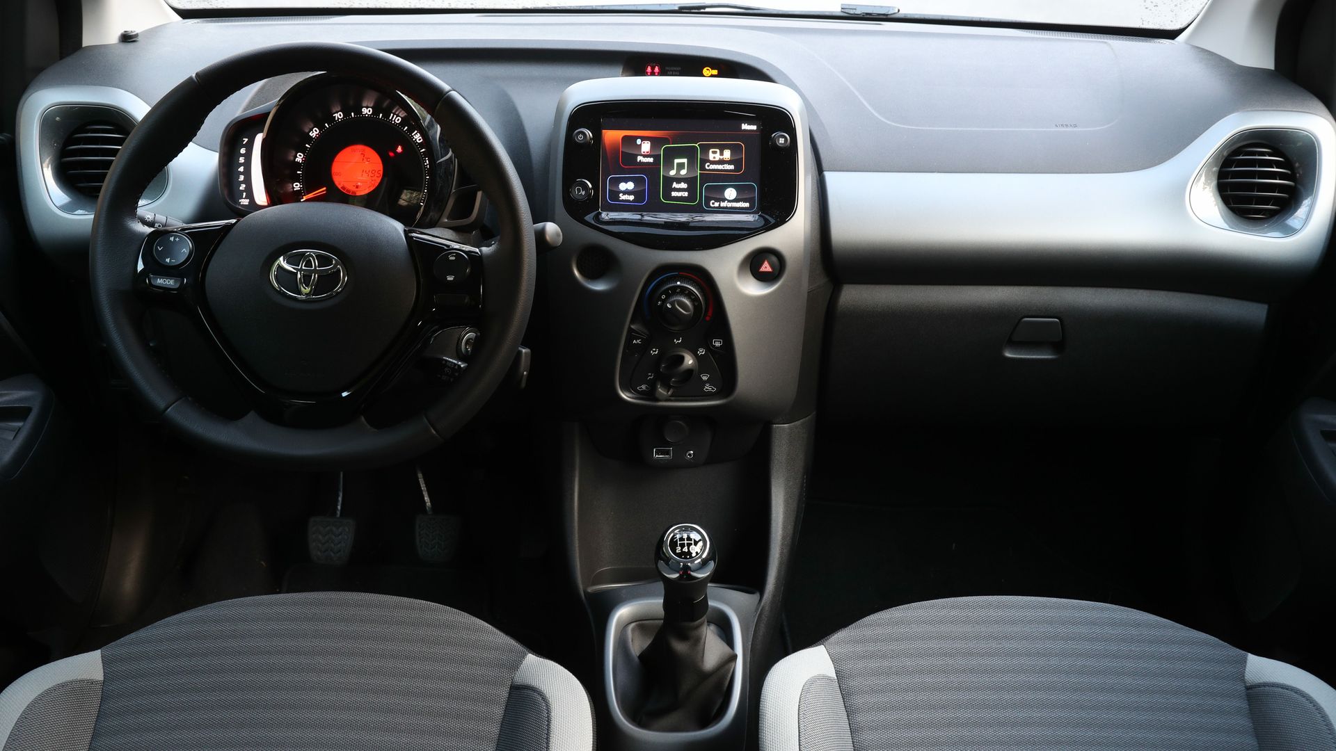 Toyota Aygo 2018 Interior