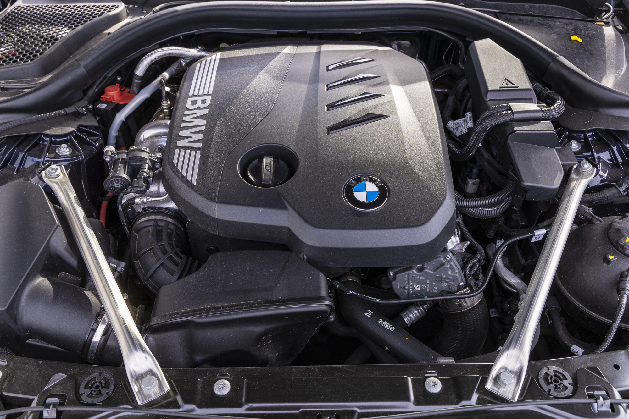 Test drive: BMW 520d vs Mercedes-Benz E 220 d, photos © DRIVE Media Group/Thanassis Koutsogiannis