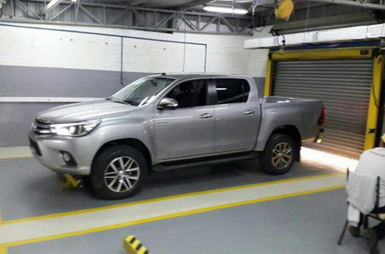Scoop, Toyota Hilux 2016