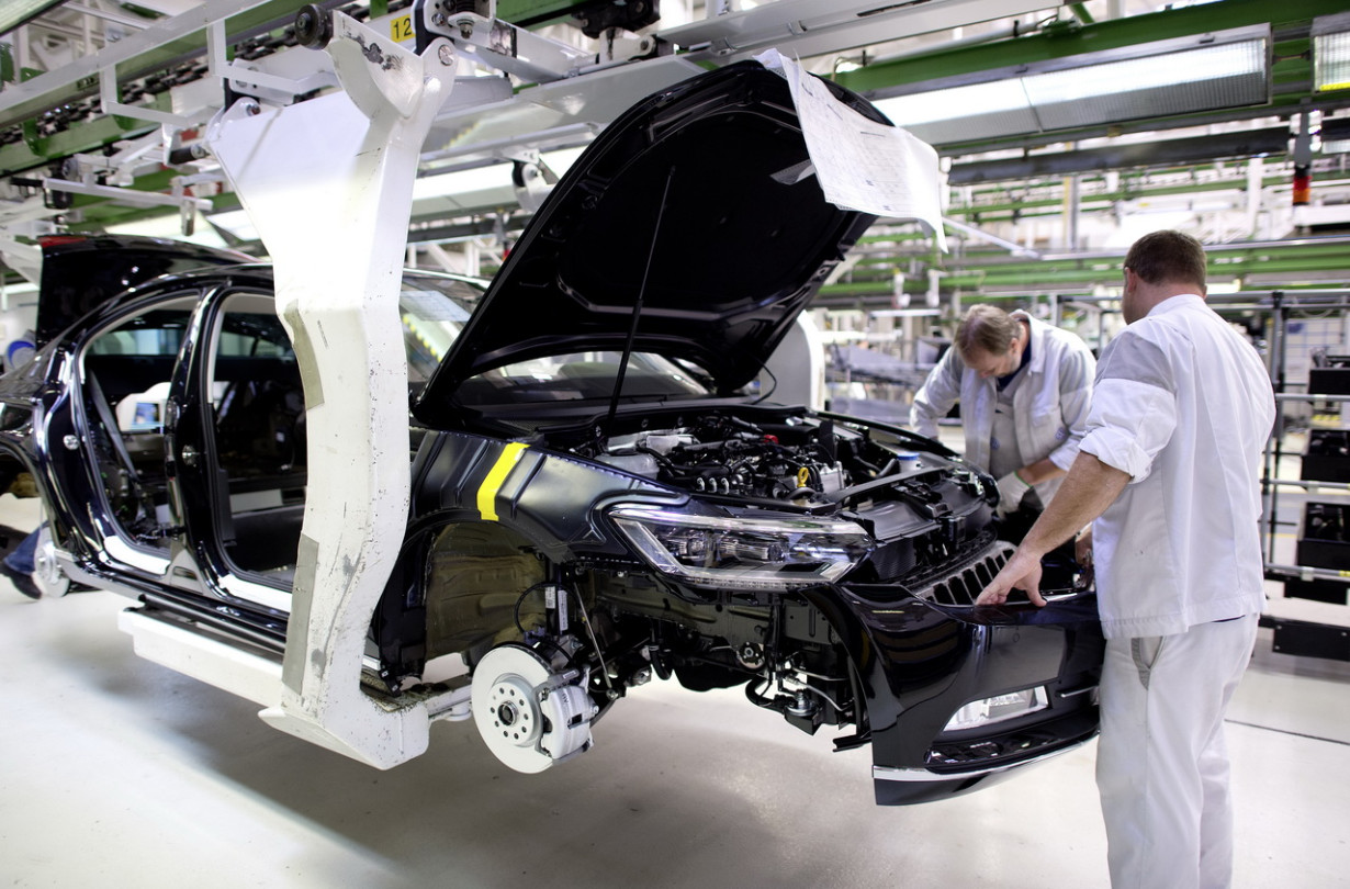 Volkswagen Passat production