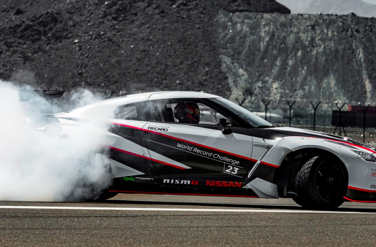 Nissan GT-R @ Guinness Book of Records @ Fastest Drift