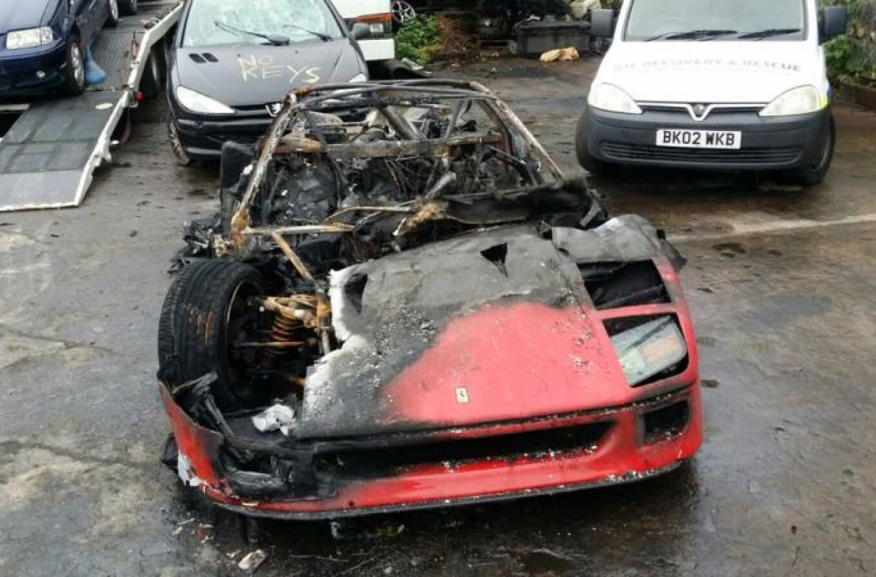 Ferrari F40 total loss