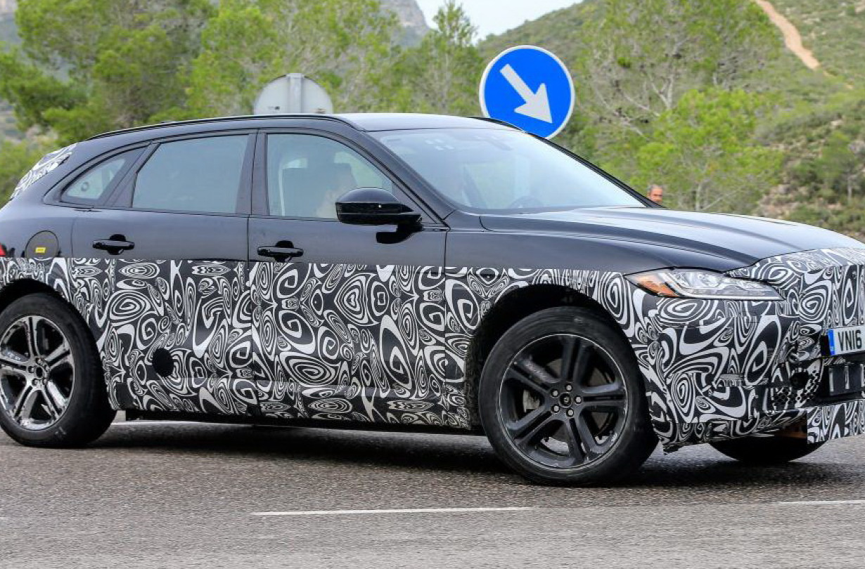Jaguar baby-suv