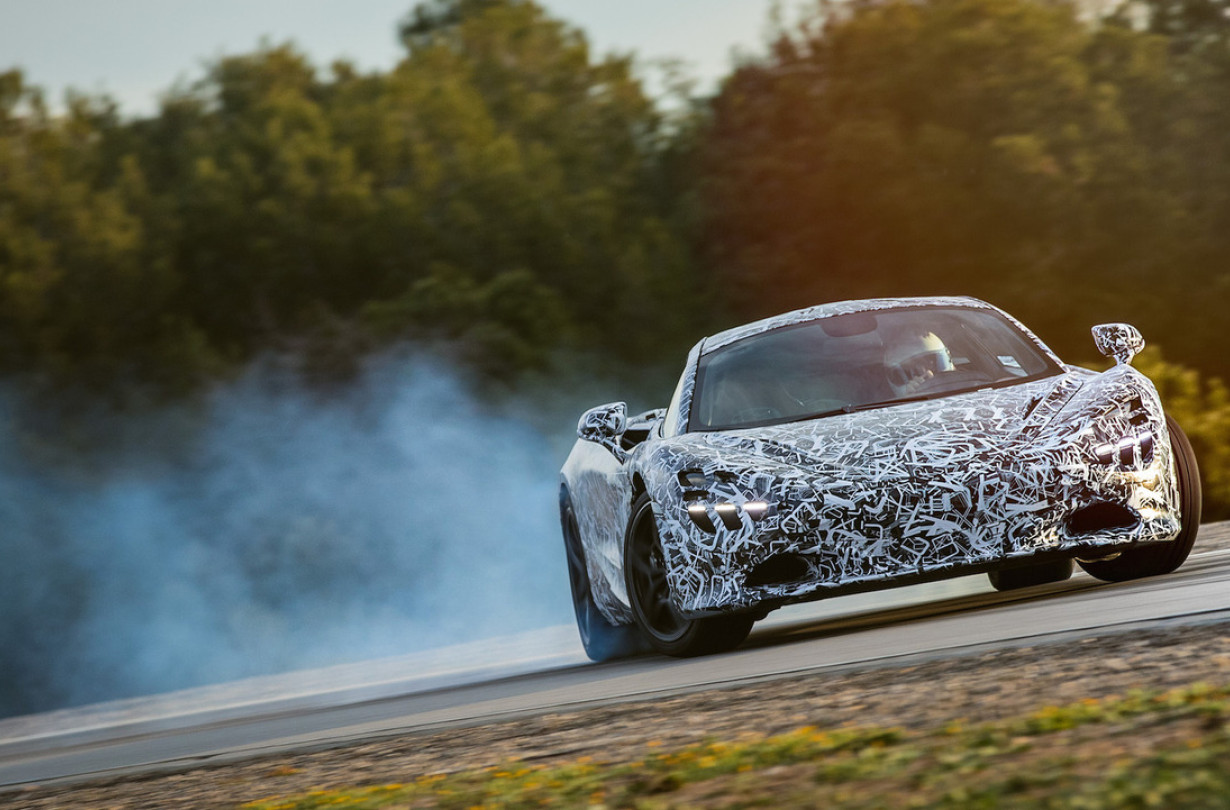 McLaren 720S drift mode
