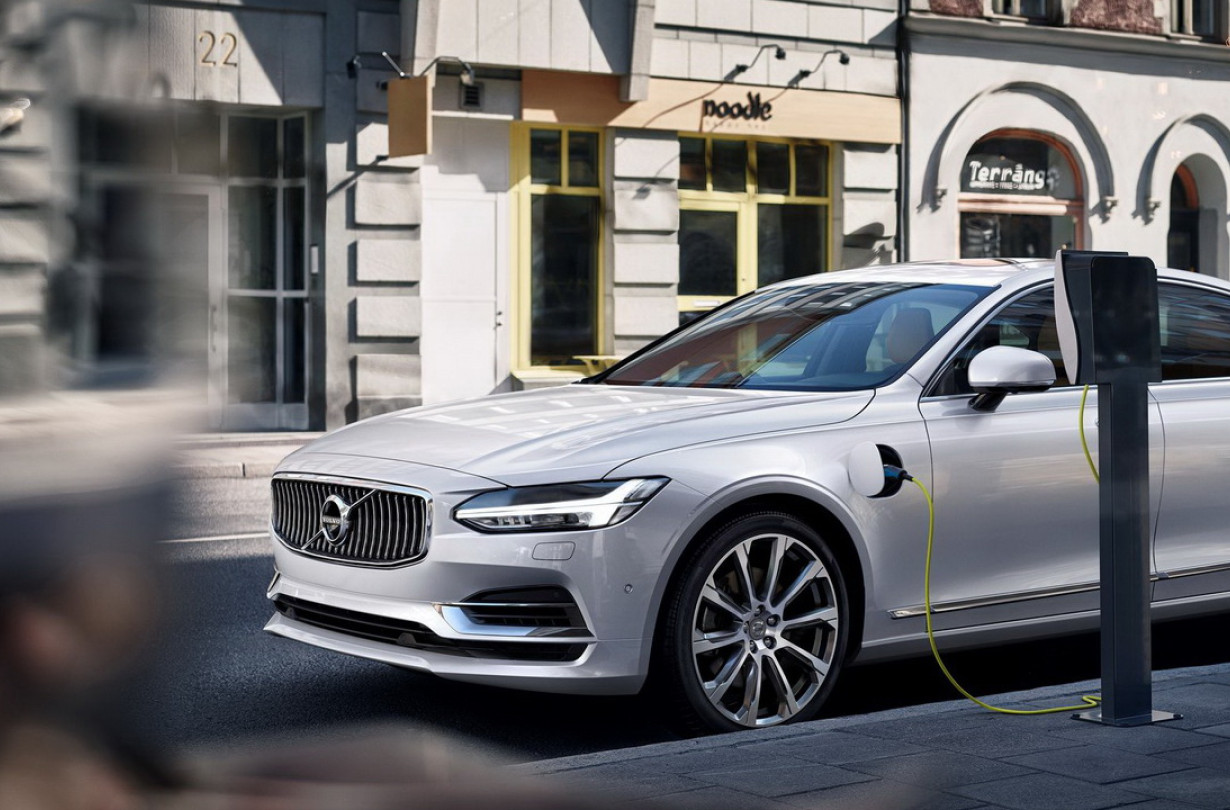 Volvo S90 plug in hybrid