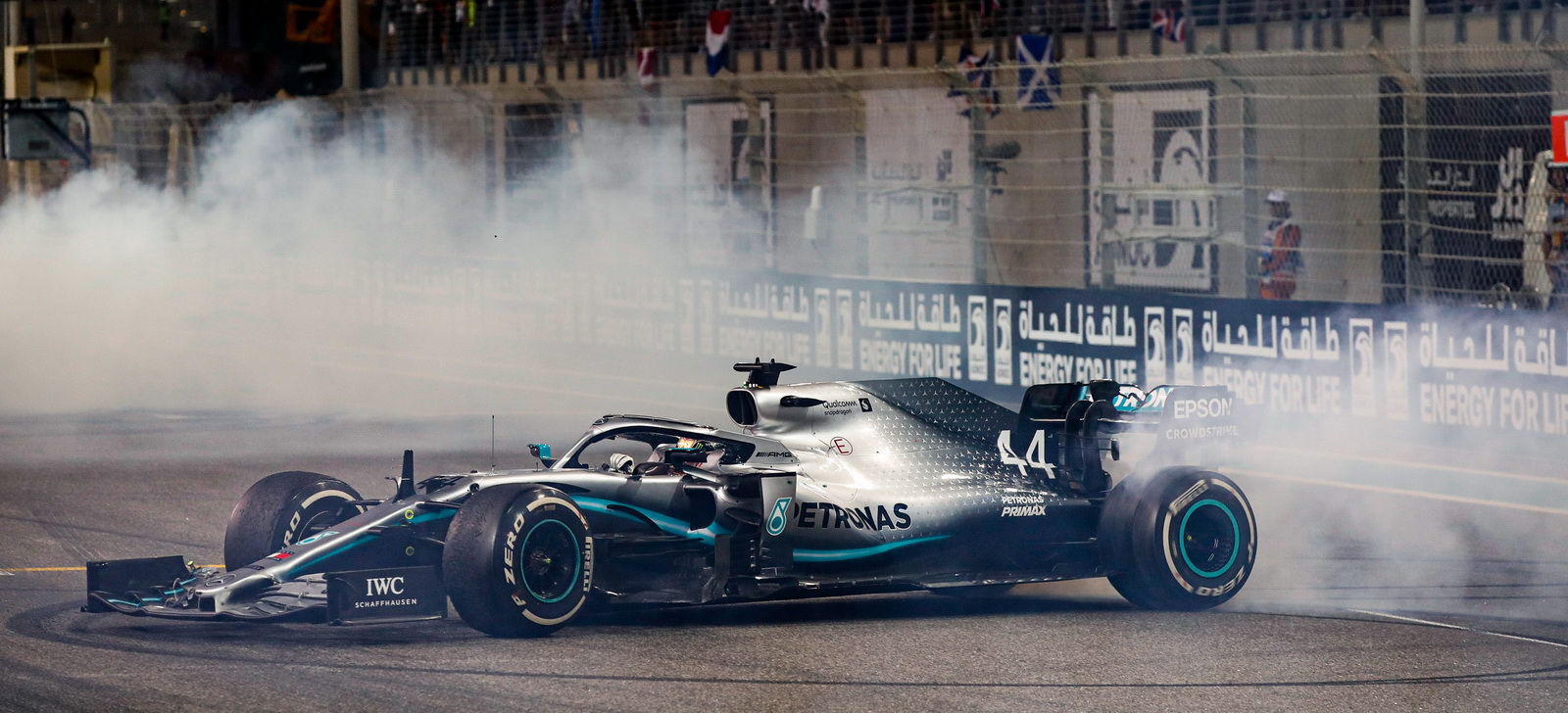 Hamilton_Mercedes_donuts