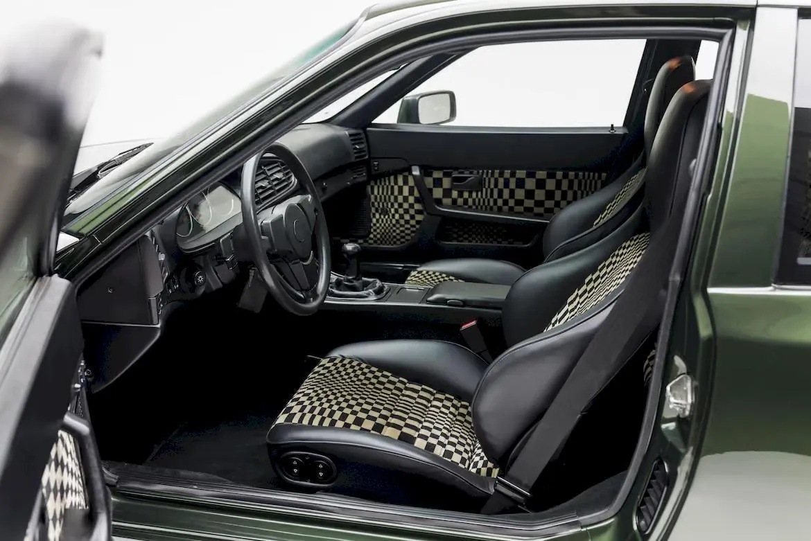 Porsche 944