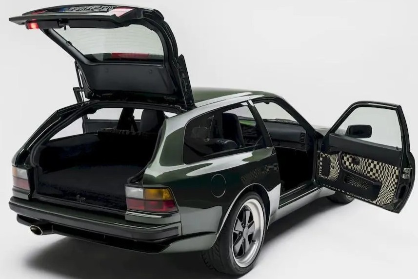 Porsche 944