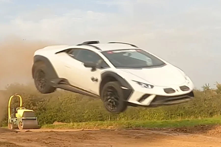 Lamborghini Sterrato