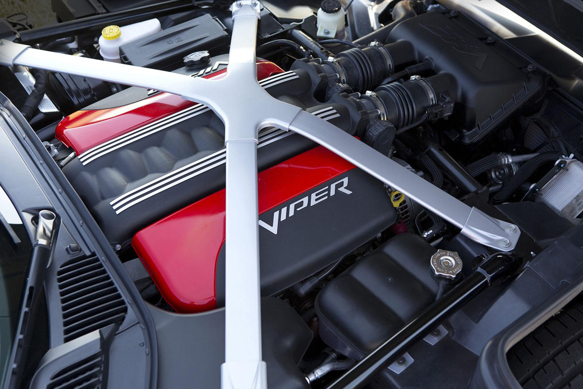 Dodge Viper SRT V10 engine