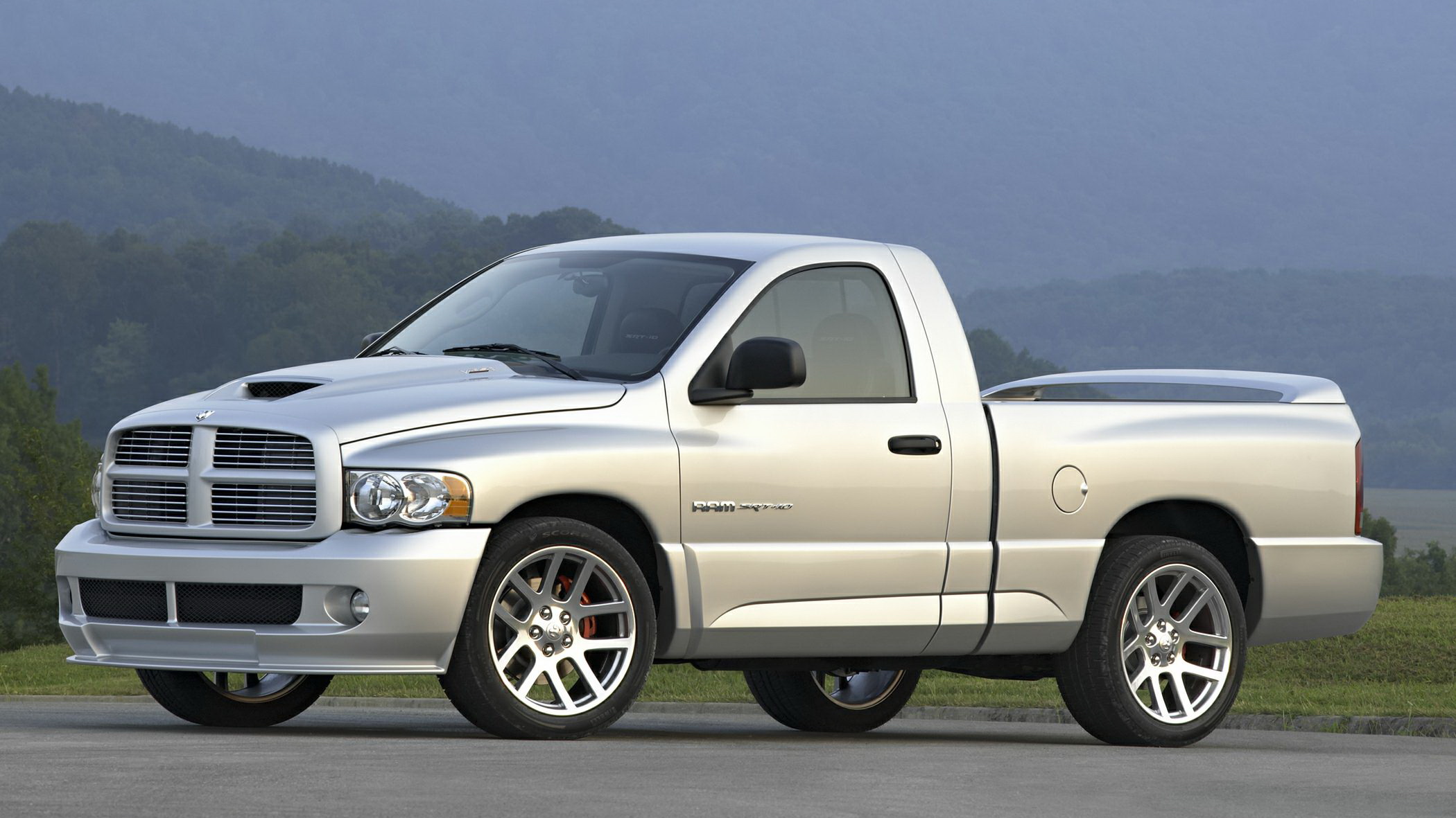 Dodge Ram SRT-10 2004-2006