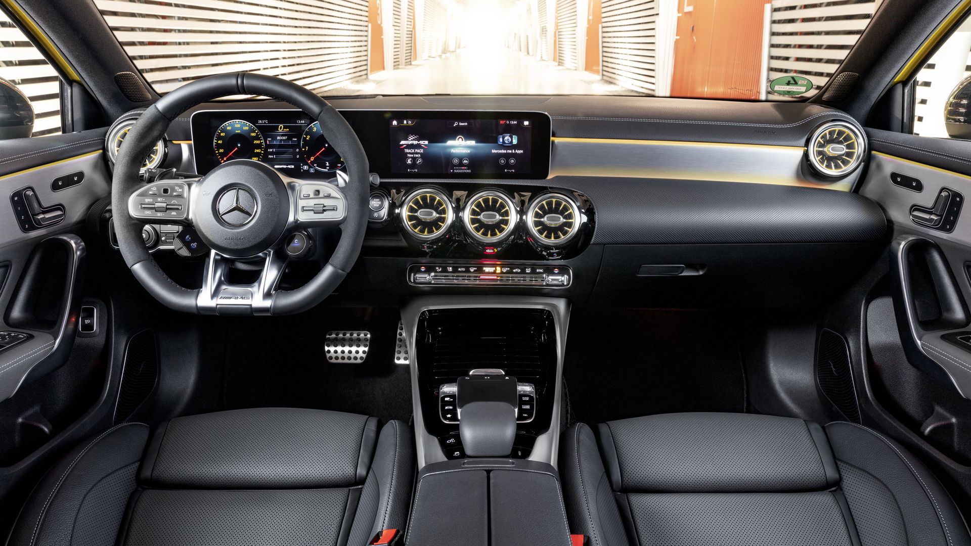 Mercedes-AMG A 35 4MATIC Interior