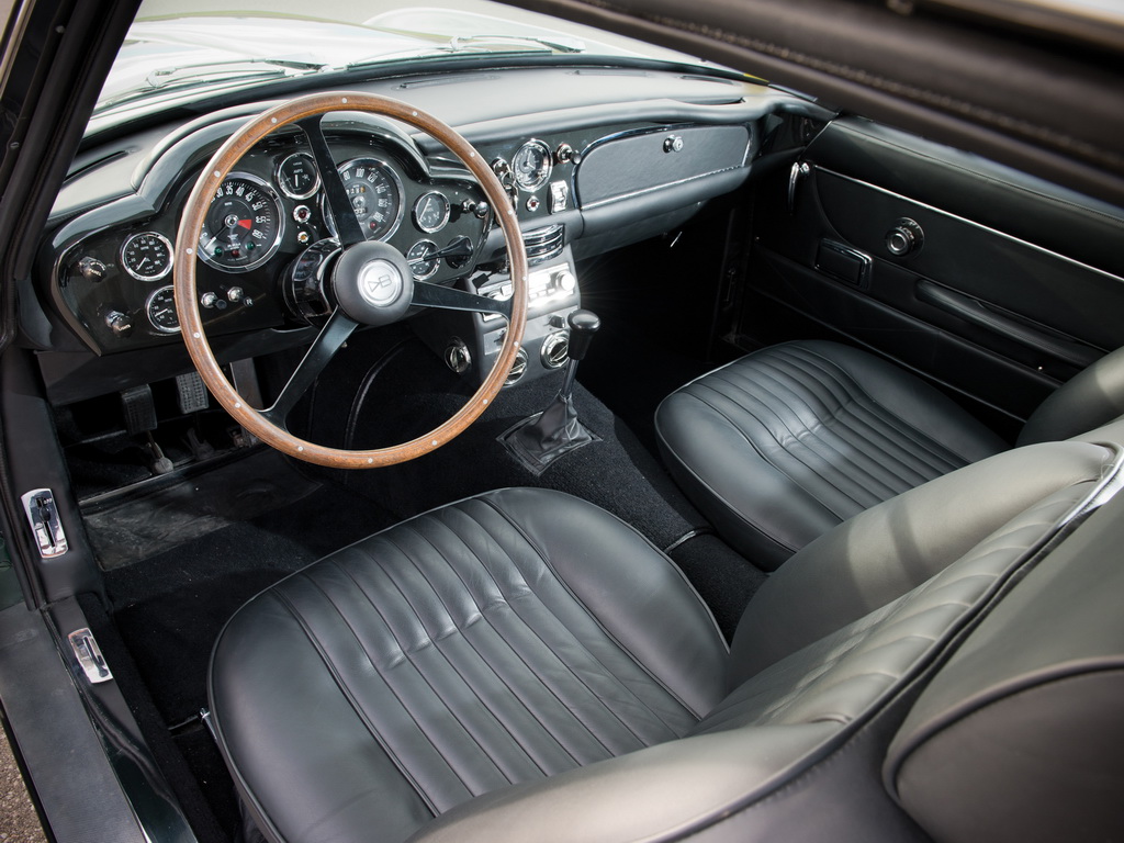 Aston Μartin DB6