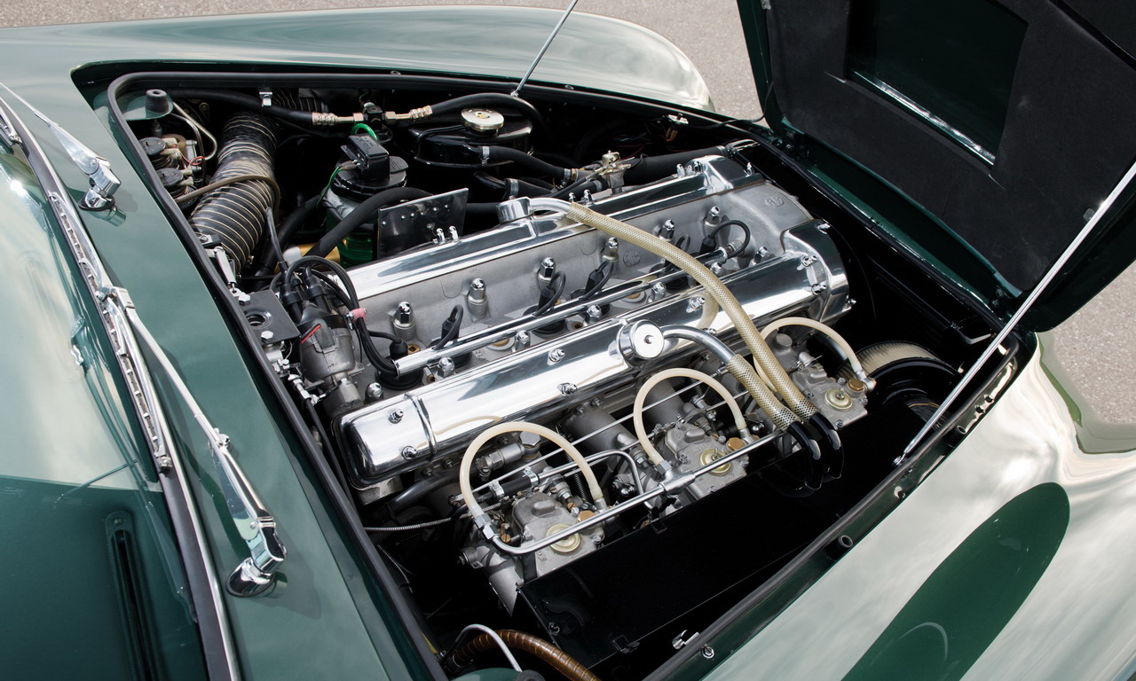 Aston Μartin DB6