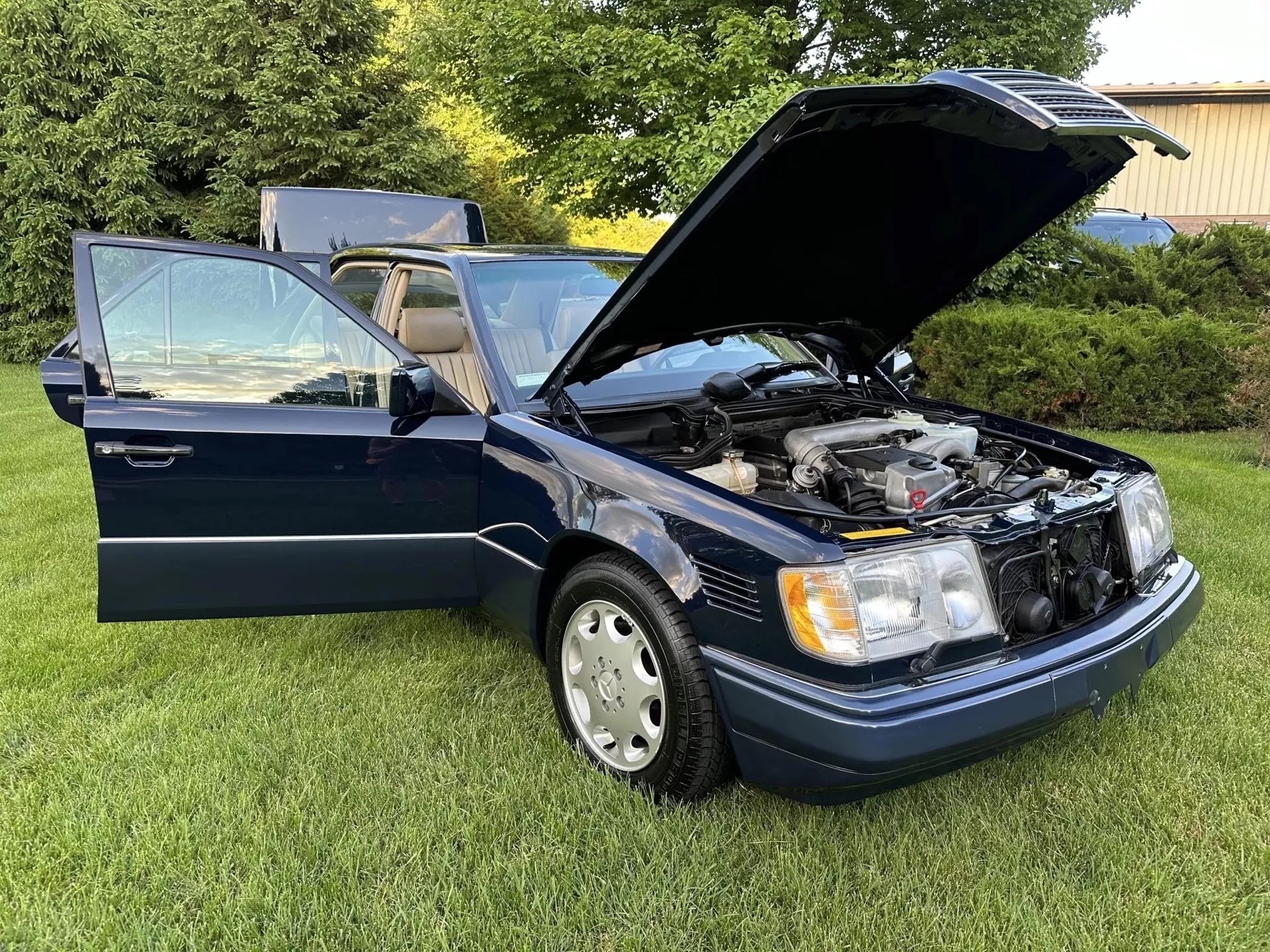 Mercedes-Benz W124