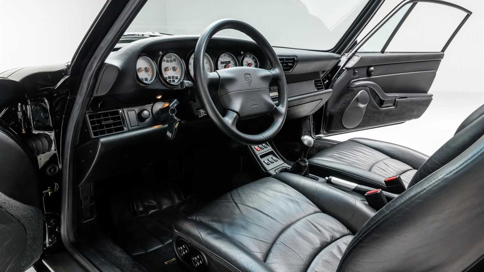 911 993 Turbo interior
