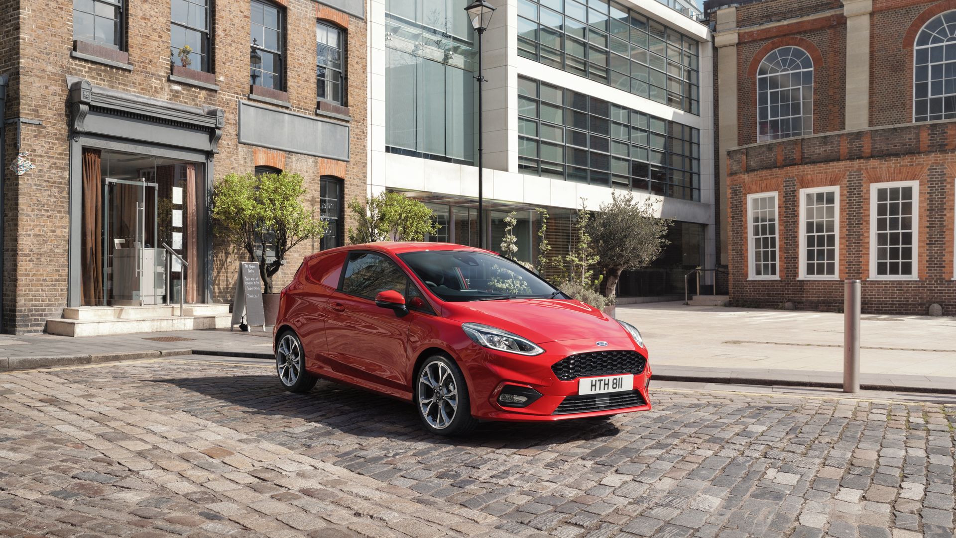 Ford Fiesta Van 2018 1