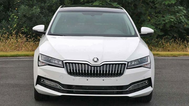 Skoda Superb 2019 1