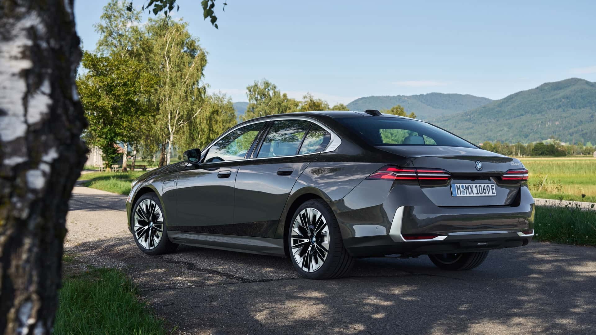 BMW 530e and 550e xDrive