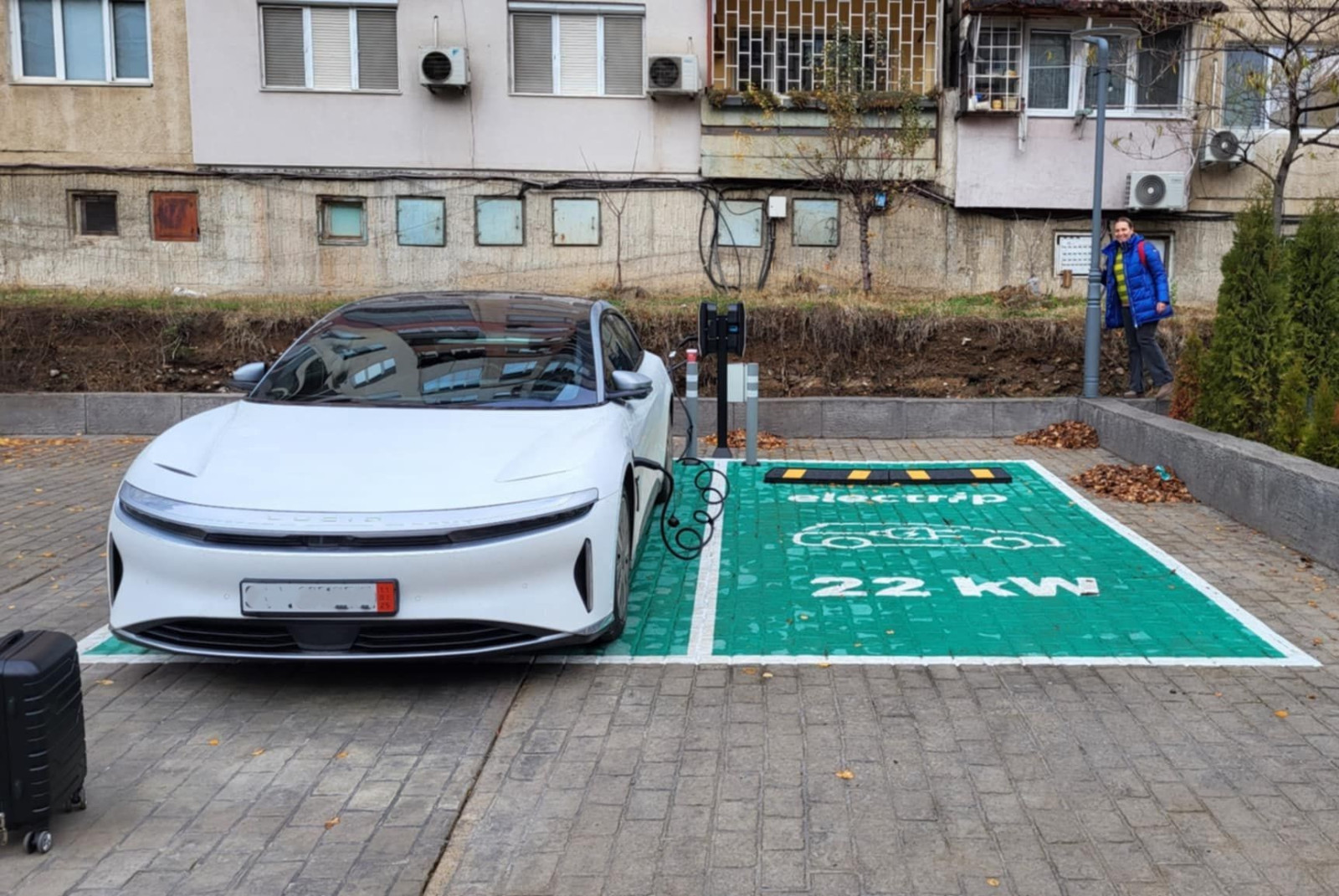 https://www.drive.gr/news/byd-xeperase-tin-tesla-me-107-dis-etisia-esoda-gia-2024