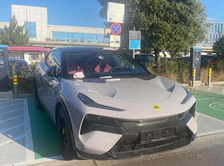 Lotus Eletre