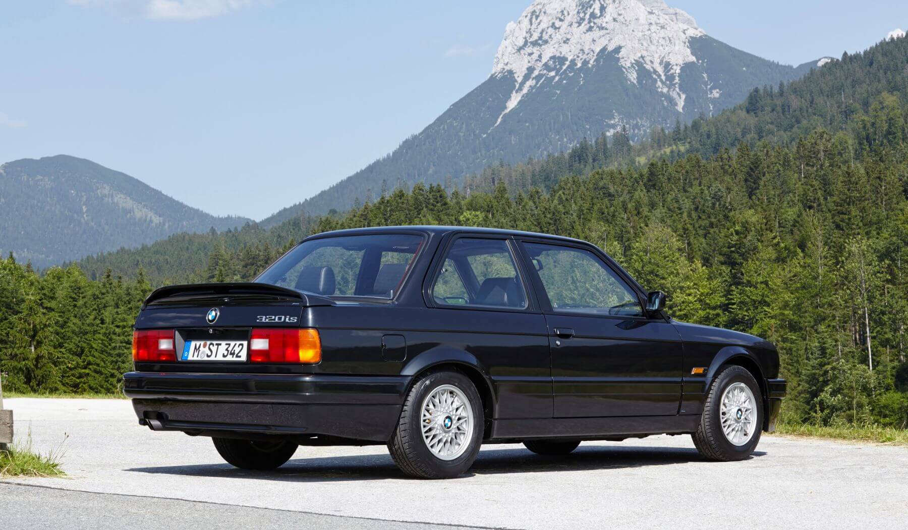 BMW E30