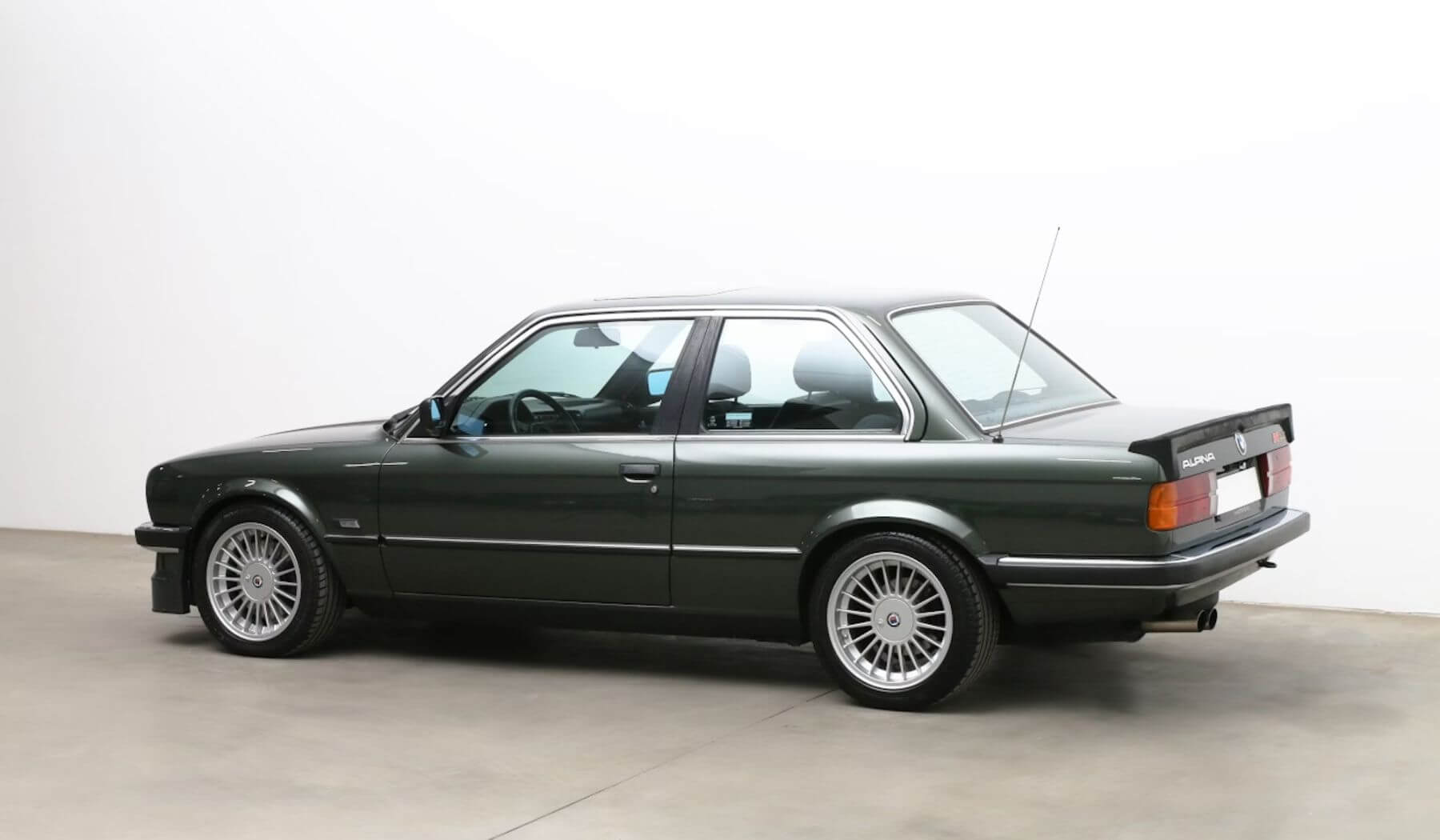 BMW E30