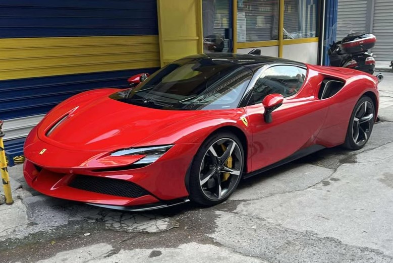 Ferrari SF90