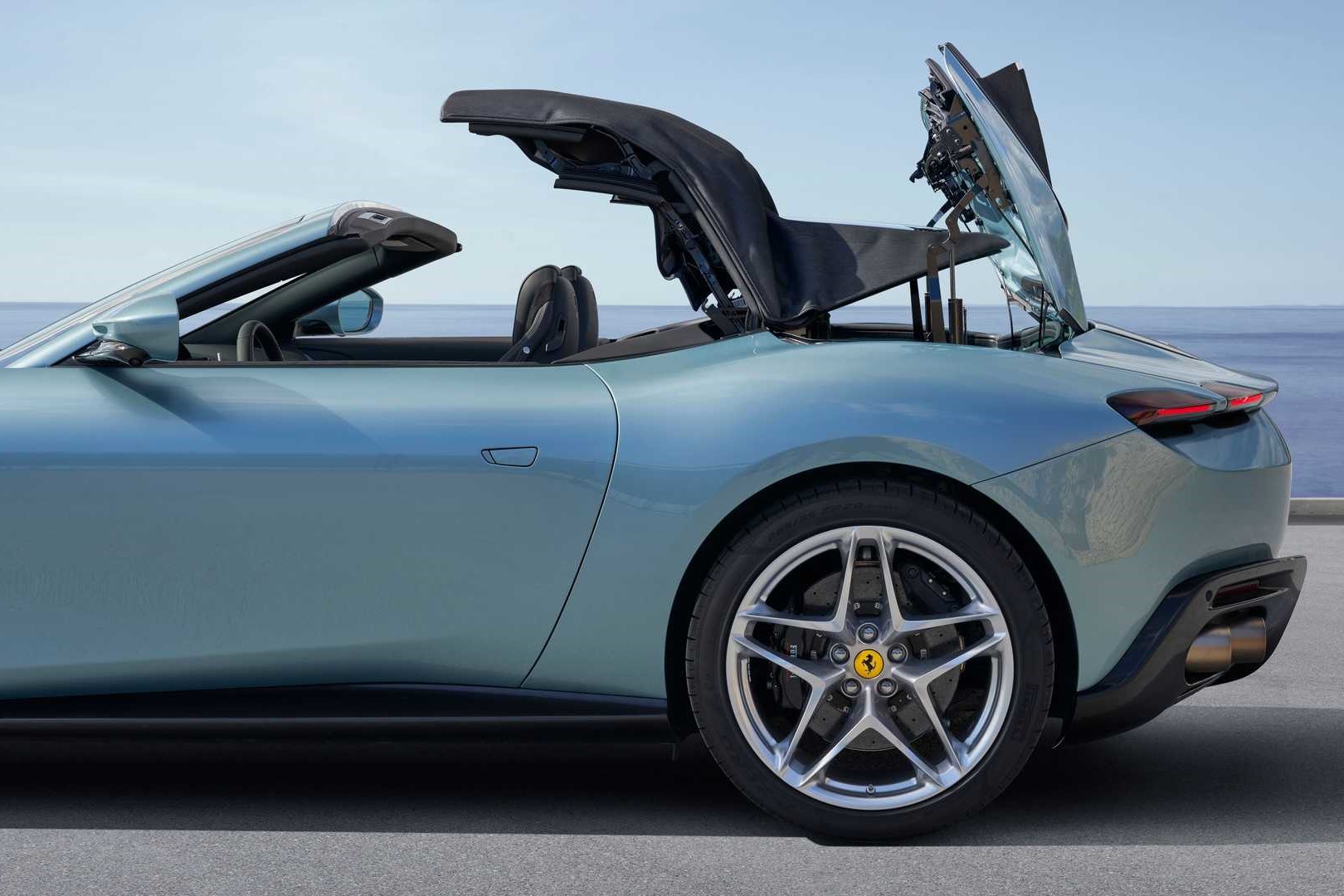 Ferrari Roma Spider