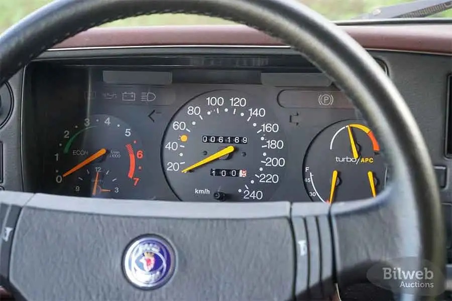 Saab 900