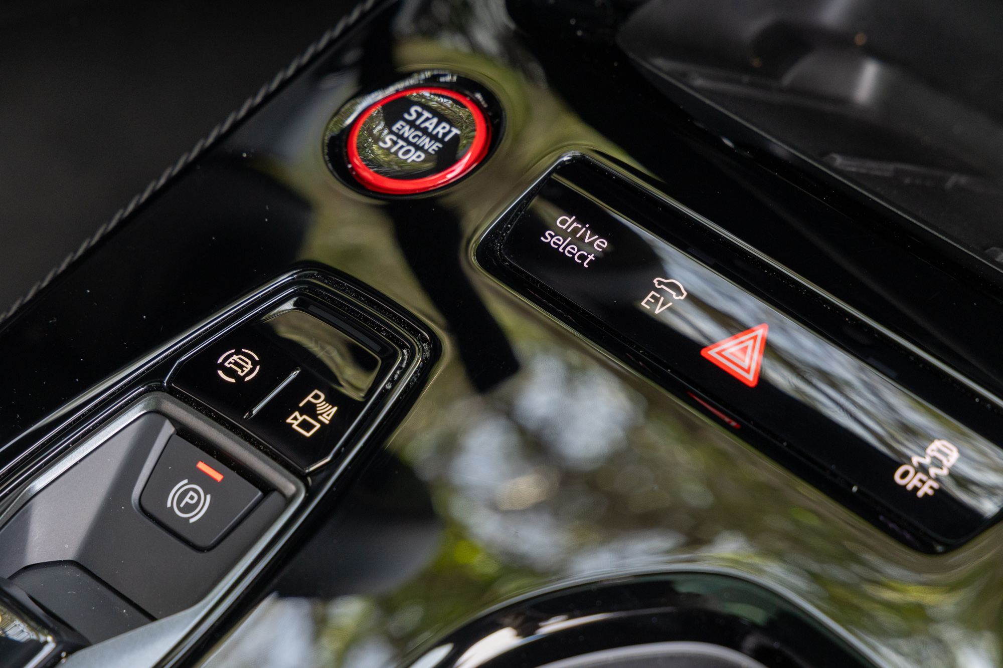 Test drive: Audi A5 Sedan e-hybrid quattro, Photo © DRIVE Media Group/Thanassis Koutsogiannis