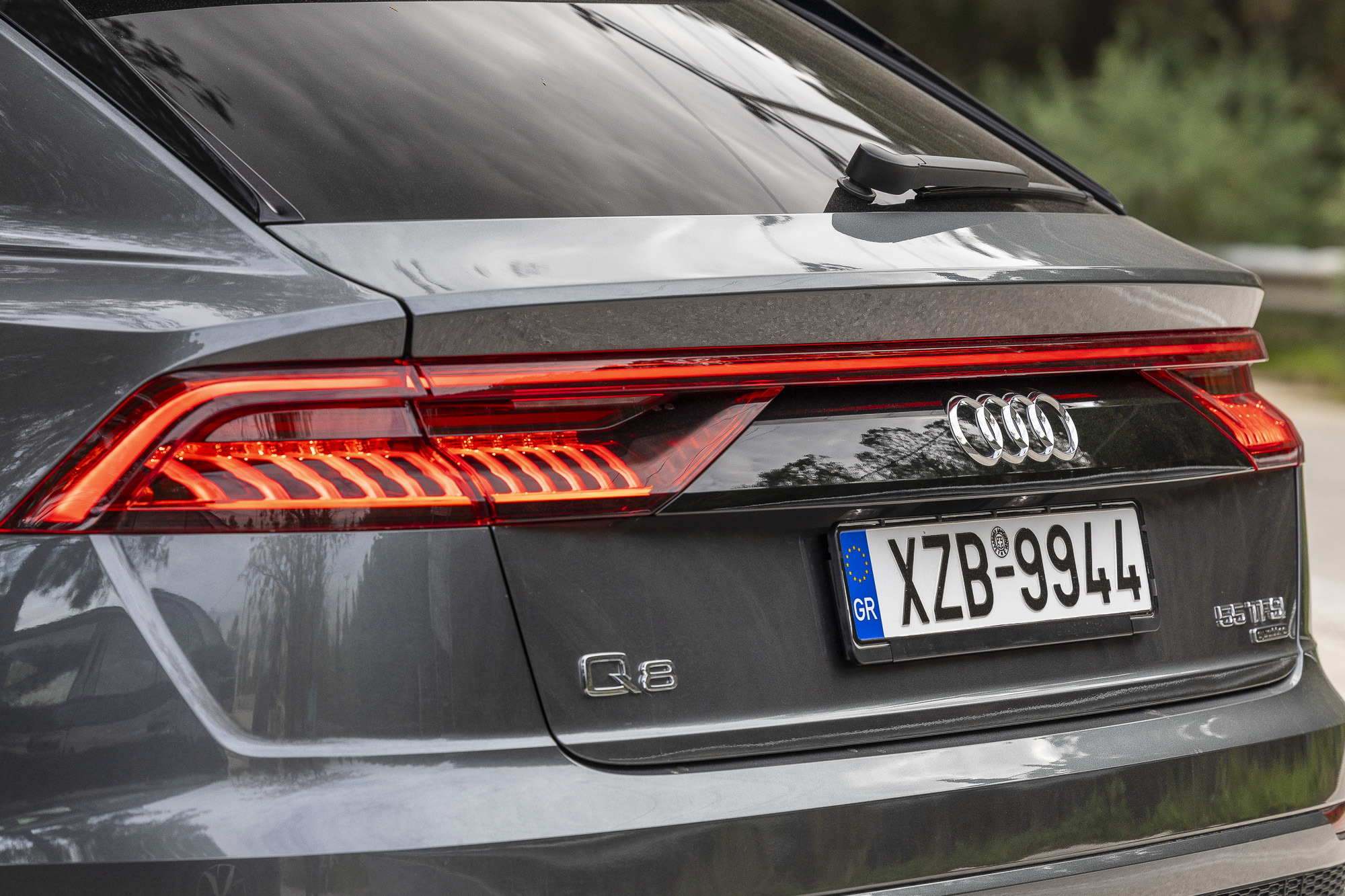 > Στην εποχή της ηλεκτροκίνησης η Audi αποζημιώνει τους λάτρεις των παλαιών εποχών με την έκδοση του Q8 με τον 3λιτρο βενζινοκινητήρα V6 των 340 PS.