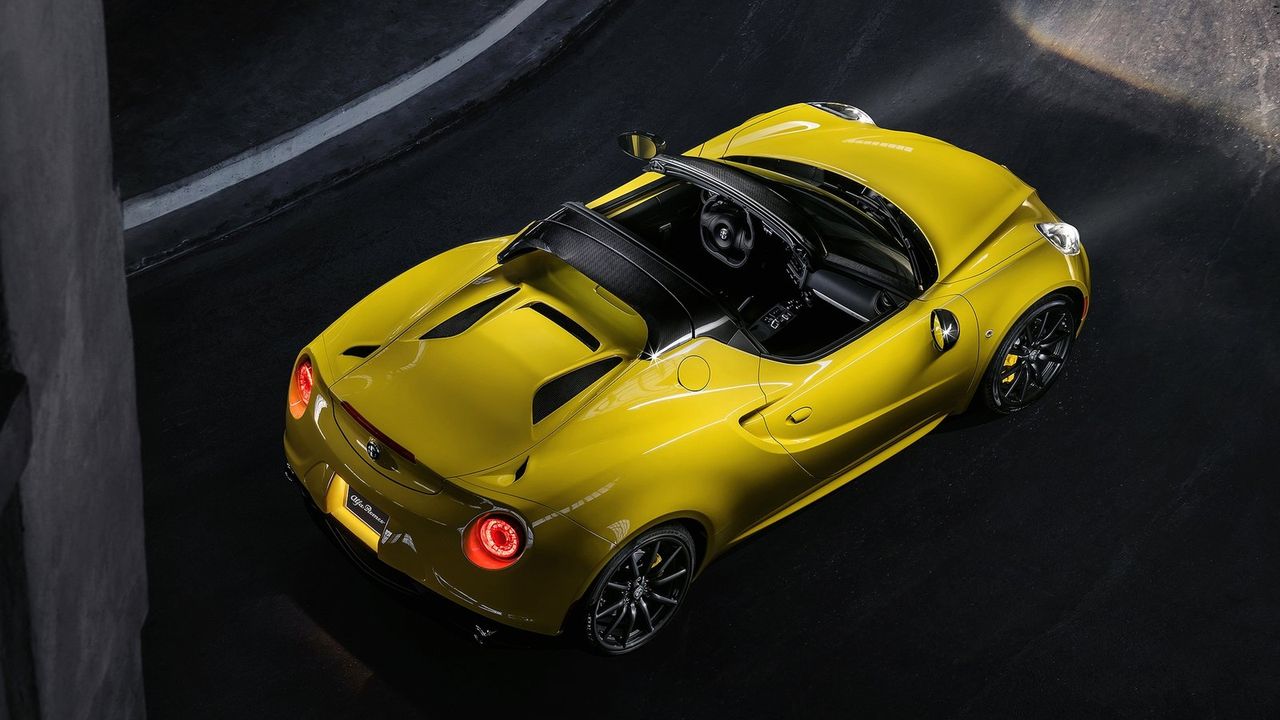 Alfa Romeo 4C Spider 2015