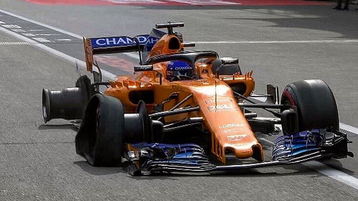 Ο Alonso επιστρέφει στα pits με διπλό κλατάρισμα στον πρώτο γύρο