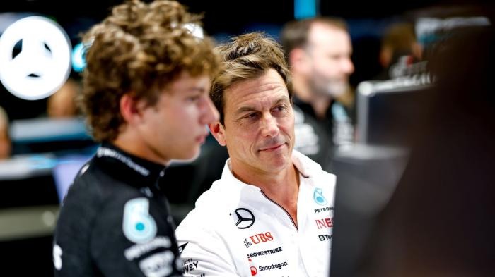 Andrea Kimi Antonelli & Toto Wolff