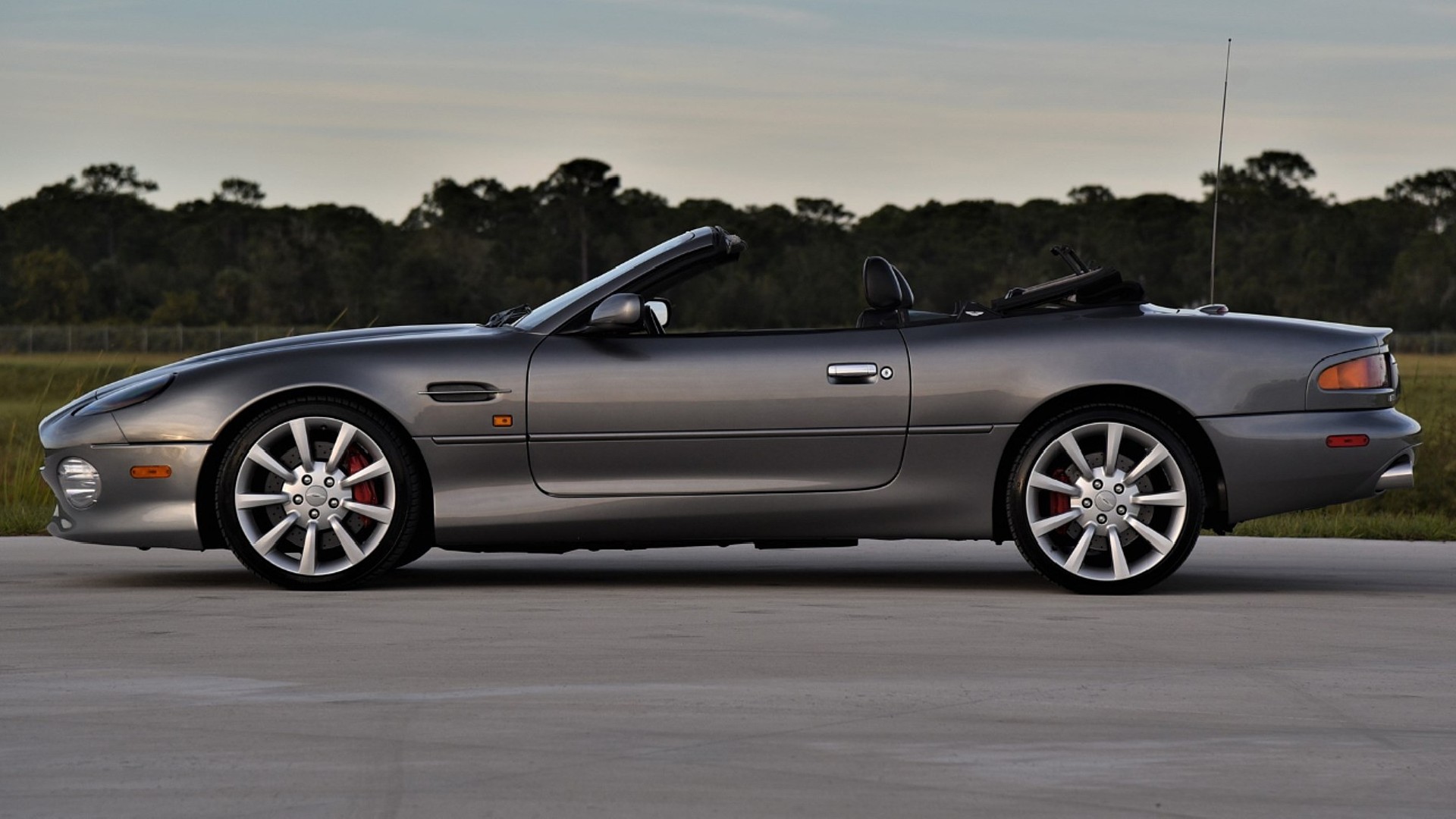 Aston Martin DB7