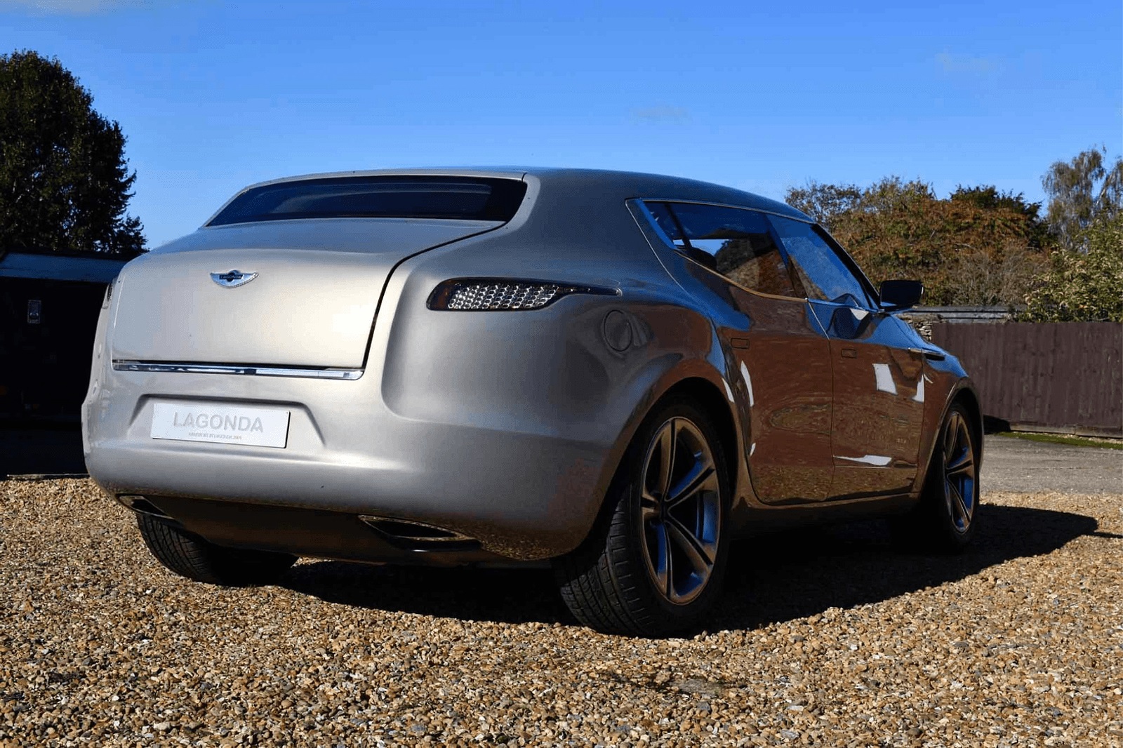 Aston Martin Lagonda SUV