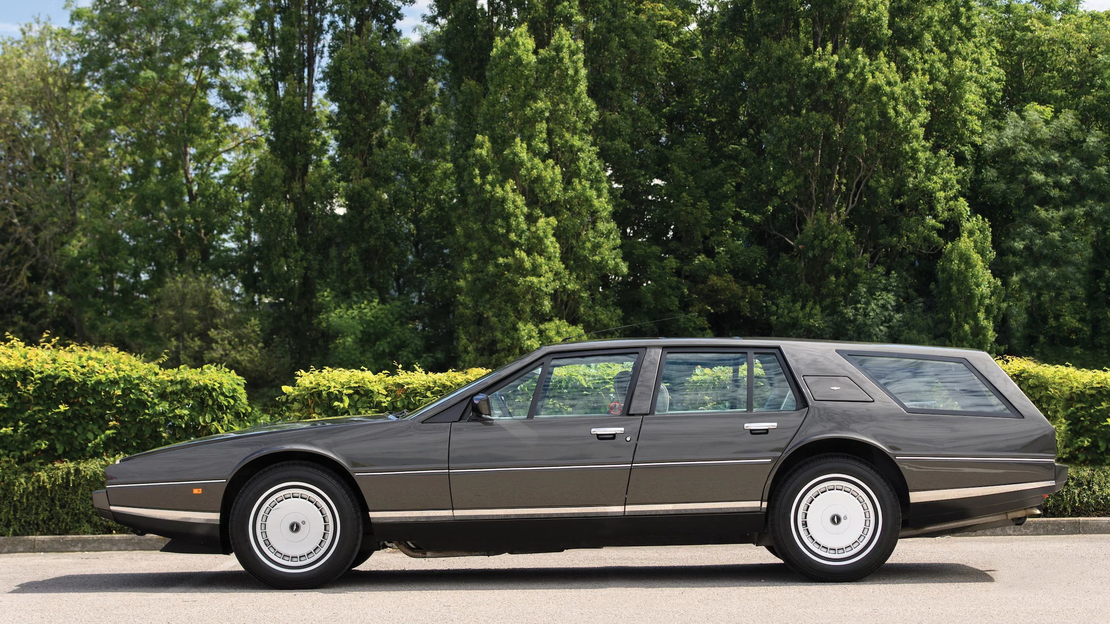 Aston Martin Lagonda Shooting Brake