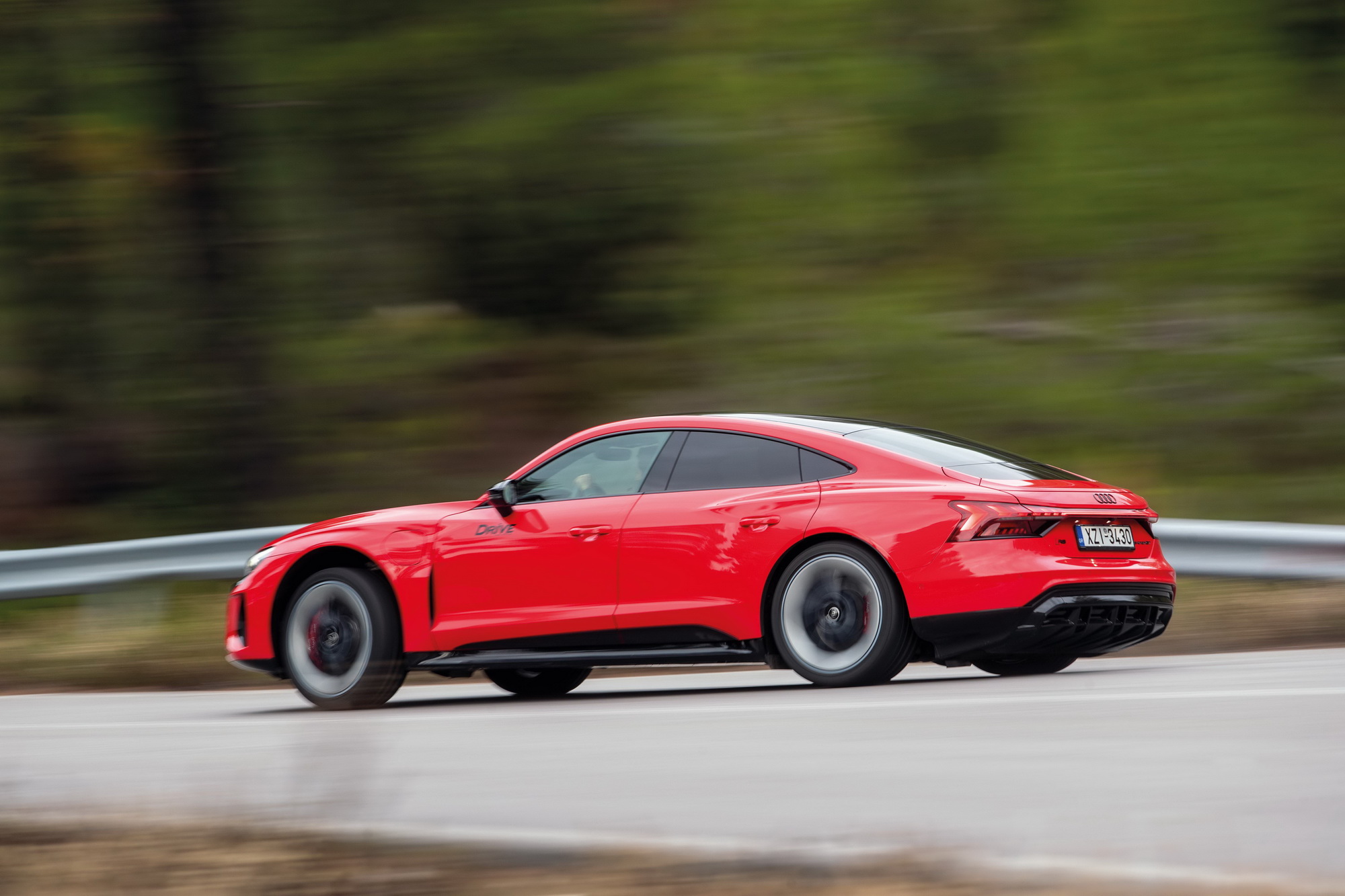 Audi RS e-tron GT & Porsche 911 Carrera 4S