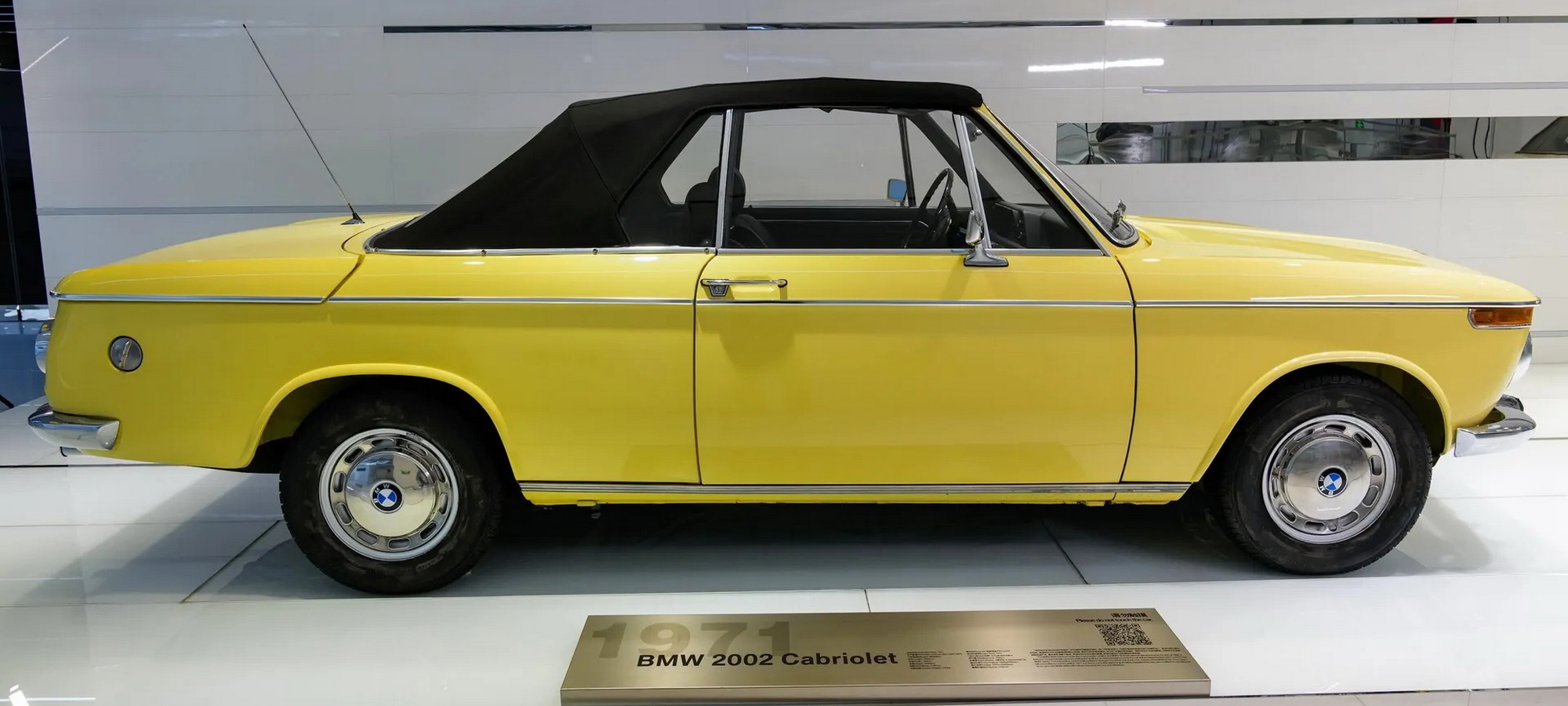 1972 BMW 2002 Cabriolet, Photos © RM Sotheby's