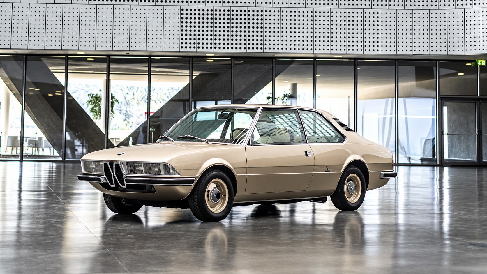 BMW 5 Series E12