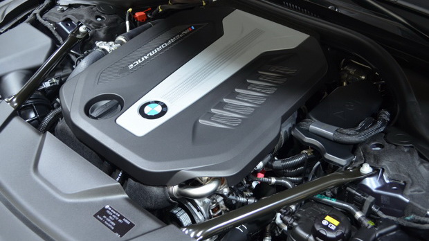 BMW i6 B57 engine 400 PS
