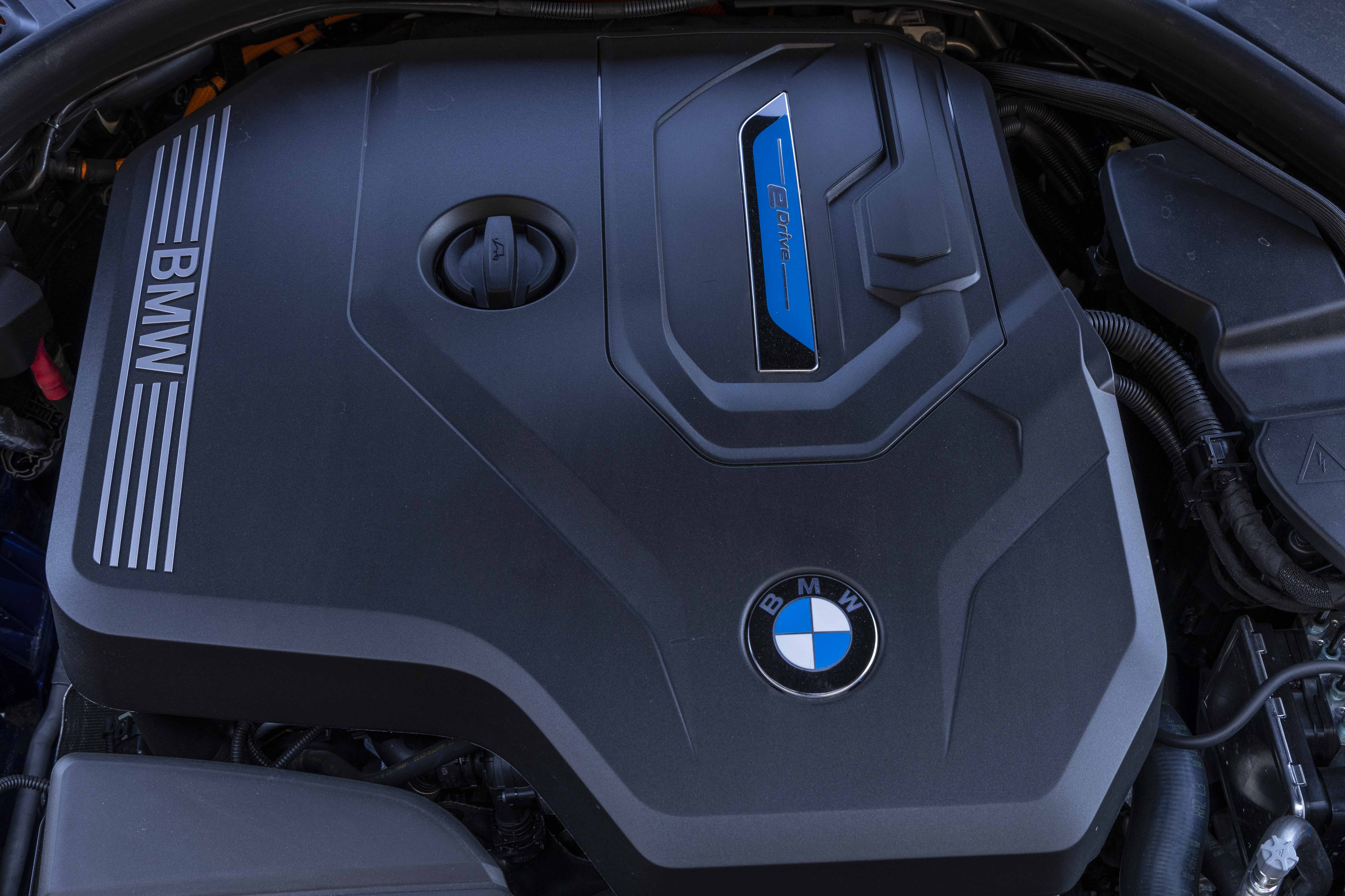 Test drive: BMW 330e , Photo credit DRIVE Media Group/ Thanasis Koutsogiannis