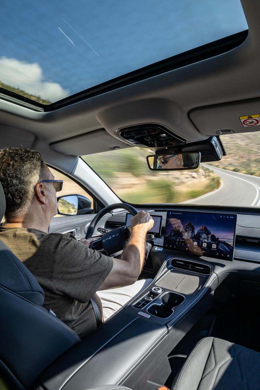 Test drive: Chery Tiggo 8 1.6T GDI, Photo © DRIVE Media Group/Thanassis Koutsogiannis