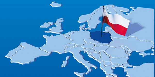 H Πολωνία σέρνει την ΕΕ στο δικαστήριο
