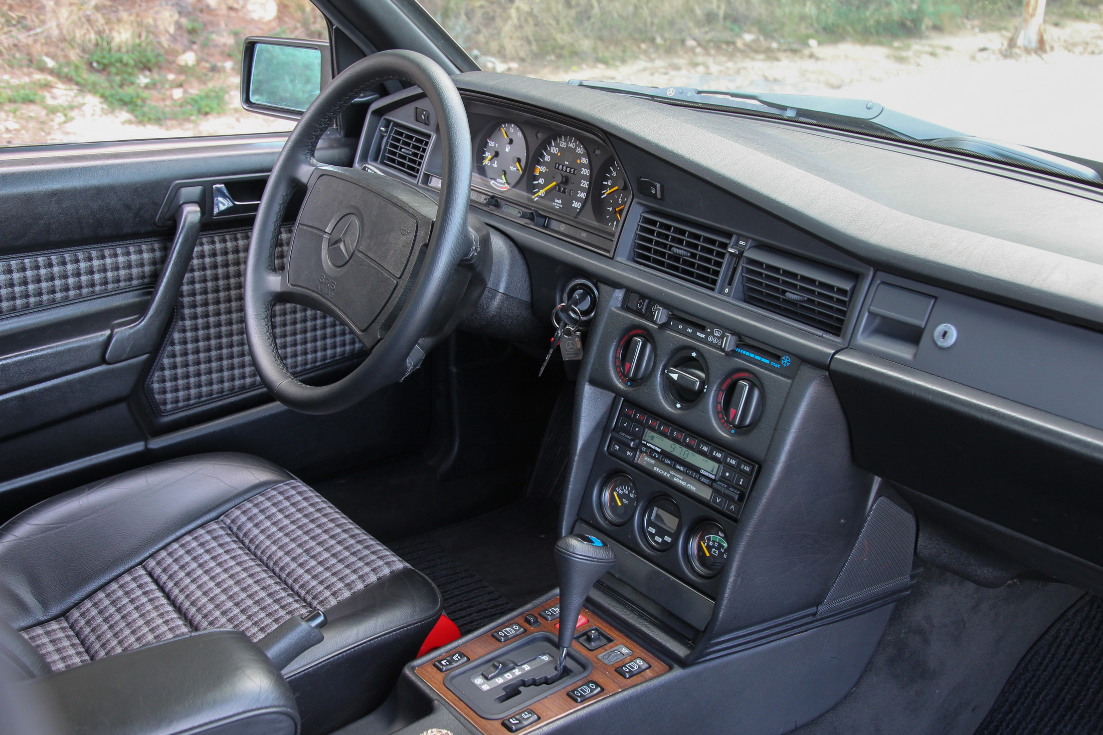 Mercedes-Benz 190 E 2.5-16