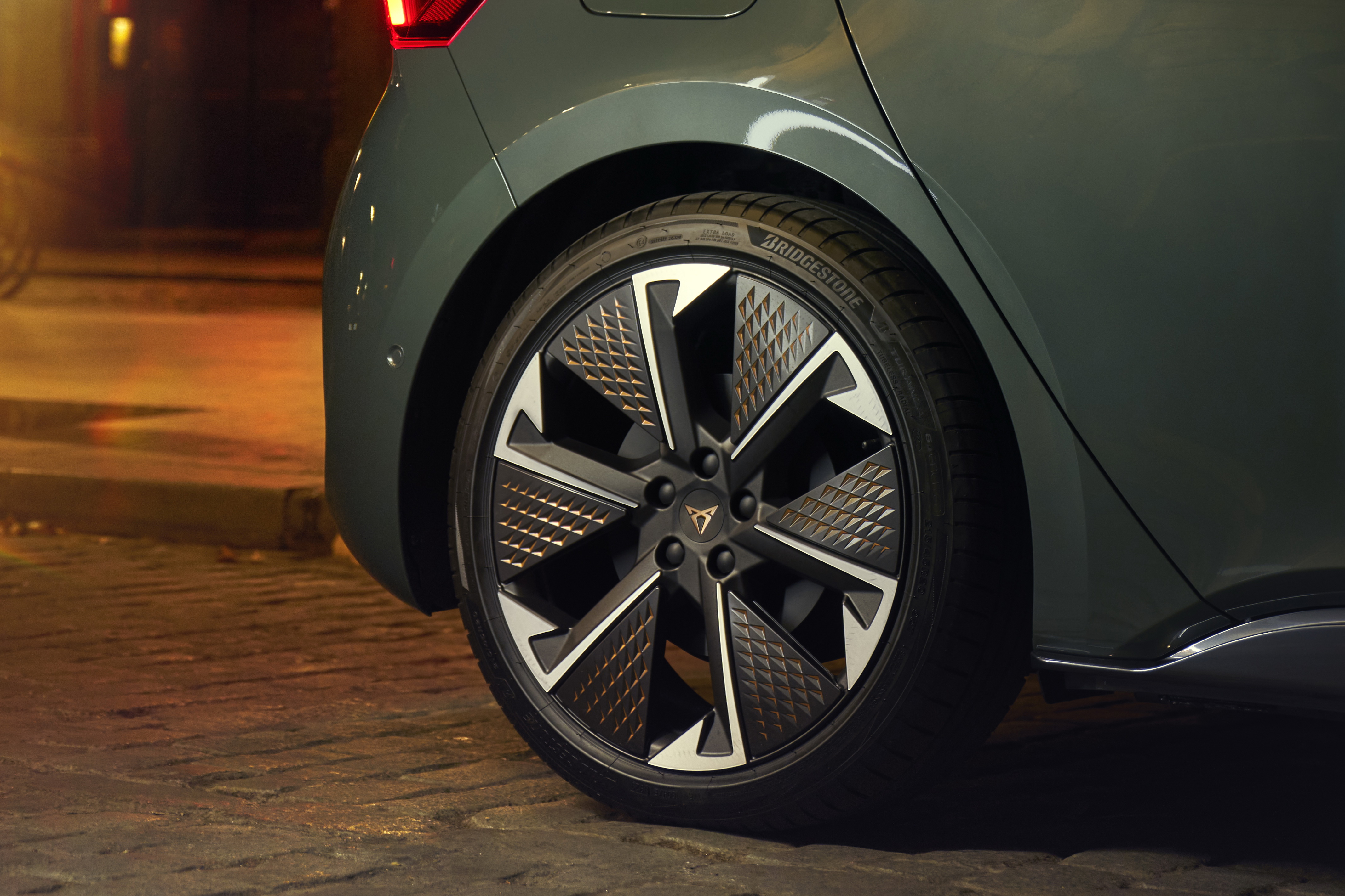 CUPRA_Born_VZ_4b