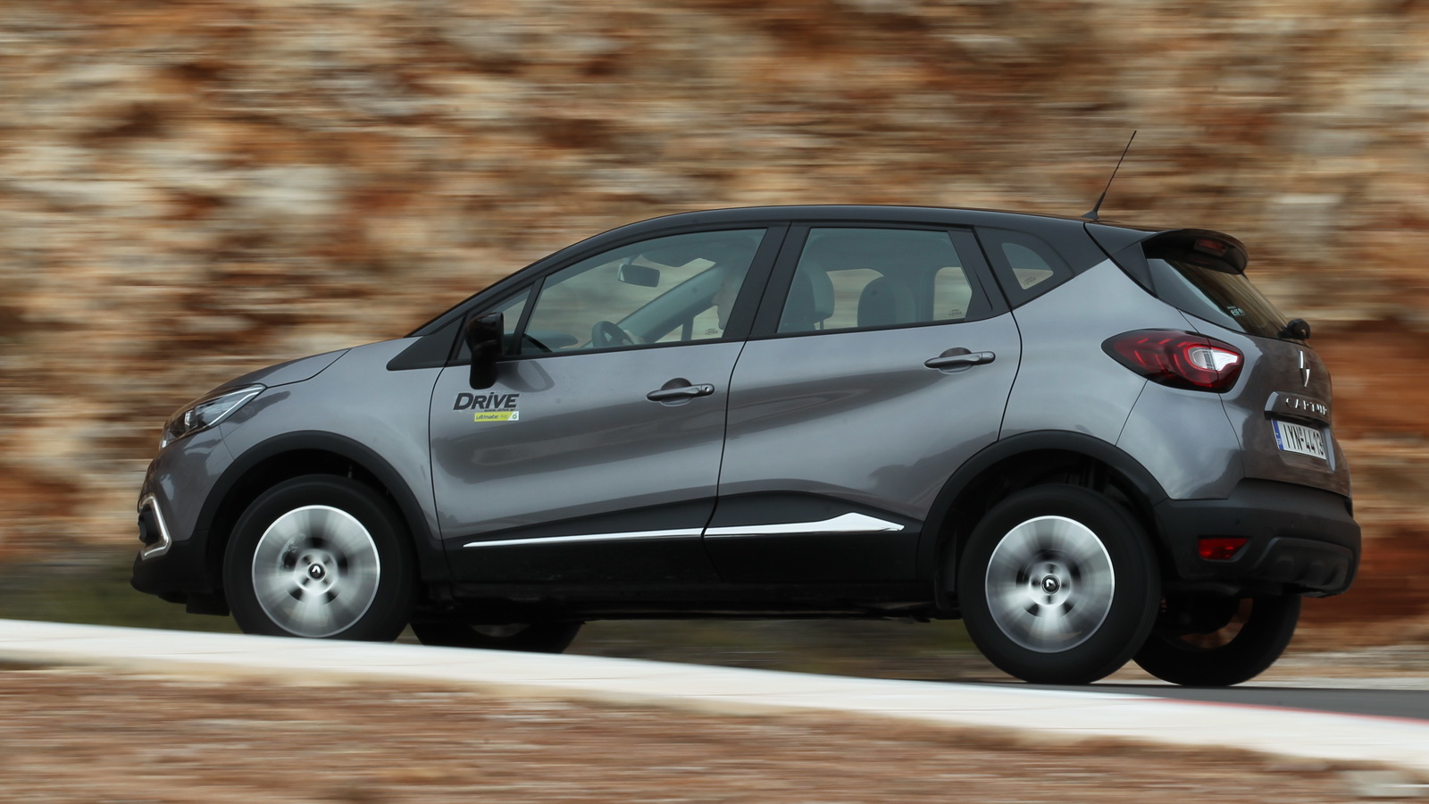 Renault Captur πίσω 34