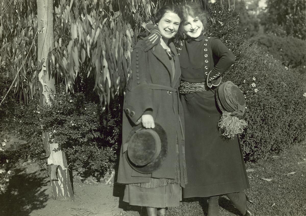 Γυναίκες, Charlotte Bridgwood, Florence Lawrence