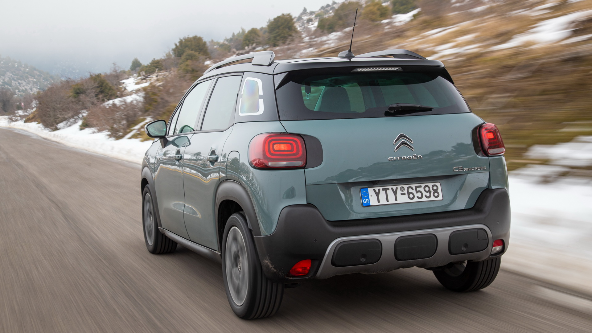 Ντίζελ SUV comparative test: Citroën C3 Aircross 1.5 BlueHDi 120 PS EAT6 vs Opel Crossland 1.5 Diesel AT6/photo credits DRIVE Magazine/Thanassis Koutsogiannis